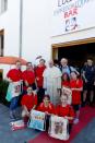 Gruppenfoto mit dem Papst beim Stand der Berufungspastoral