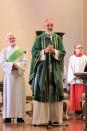Weihbischof Ansgar Puff bedankt sich bei allen Mitgestaltern des Gottesdienstes...