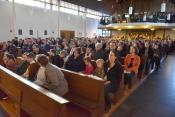 Vorfreude in vollbesetzter Kirche