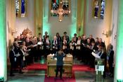 Chor und Leiterin in musikalischer Höchstleistung