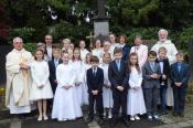 Kommunionjubilare und Kommunionkinder in Heisterbacherrott