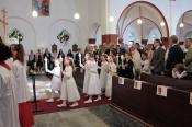 ...zum feierlichen Einzug in die gefüllte Pfarrkirche