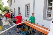 Und hier unsere Jungs bein Seifenkistenbau