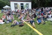 Warten auf der Wiese