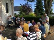 Rast und Konzert an der Kapelle
