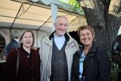 Gemeindereferentin Dorothéé Steinmann und Judith Effing mit Diakon Peter Schmitz