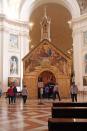 Die Portiunkula-Kapelle in der großen Kirche