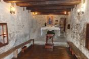 Abendgebet in der alten Kapelle vor der Höhle des Franziskus