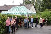 Trotz mancher Regenschauer harren viele Gäste lange aus